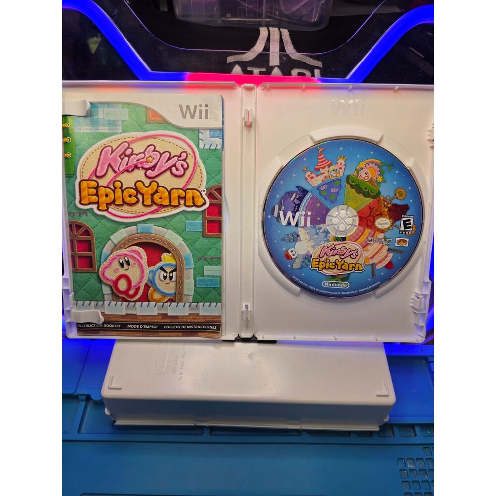Kirby's Epic Yarn for Nintendo Wii - Picture 2 of 3